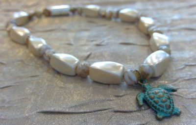 Pearl twist with shell and turtle